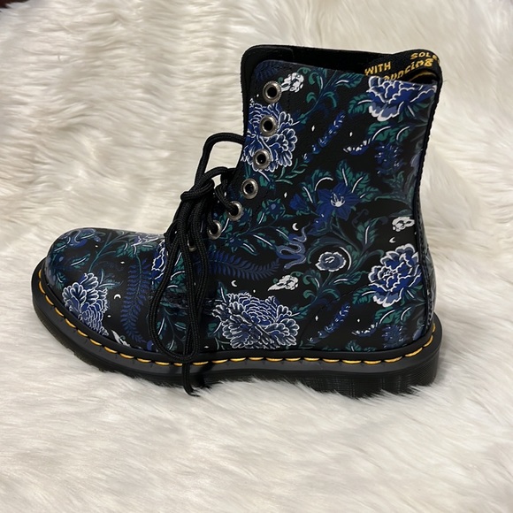 Dr Martens 1460 Pascal Mystic Floral Leather Boots 7 New - Picture 8 of 12